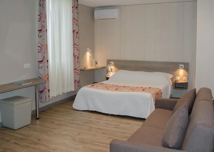 Hotel Brit Confort Le Revest Sainte-Maxime