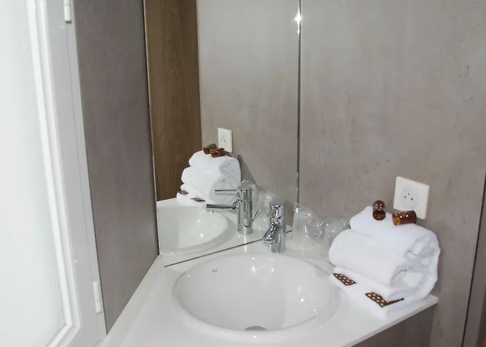 Hotel Brit Confort Le Revest Sainte-Maxime