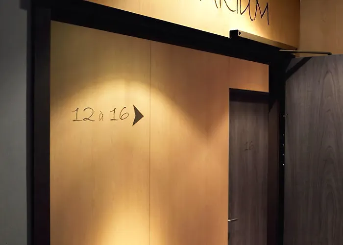 Hotell Brit Confort Le Revest Sainte-Maxime