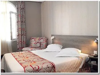 Brit Confort Le Revest Hotell 3*