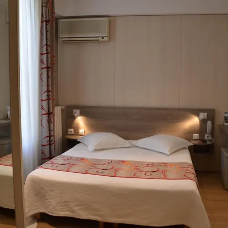 Hotel Brit Confort Le Revest Sainte-Maxime