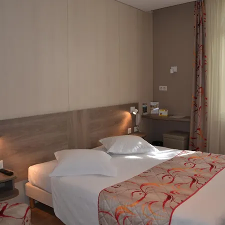 Le Revest Hotel