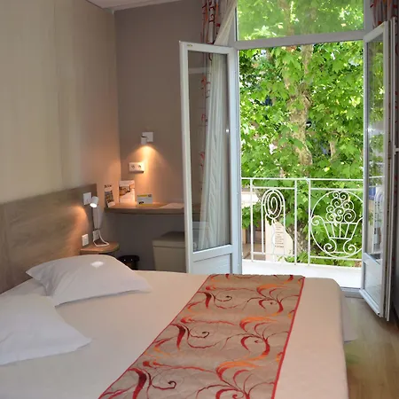 Le Revest Hotel 3*