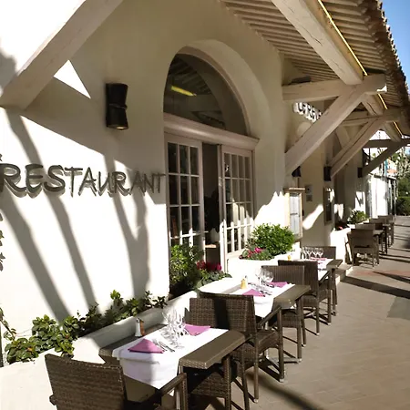 Le Revest Hotel 3*