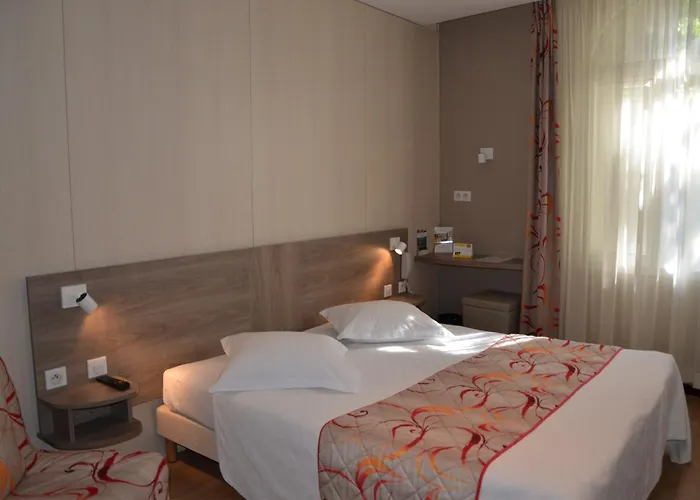 Brit Confort Le Revest Otel