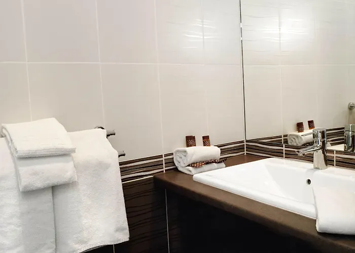 Brit Confort Le Revest Hotell 3*