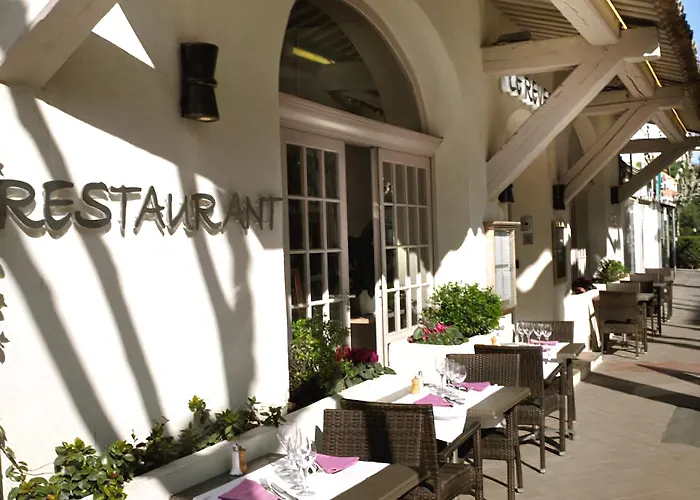 Brit Confort Le Revest Hotel 3*