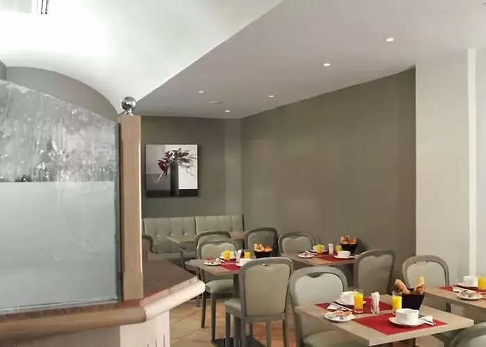 Brit Confort Le Revest Otel 3*