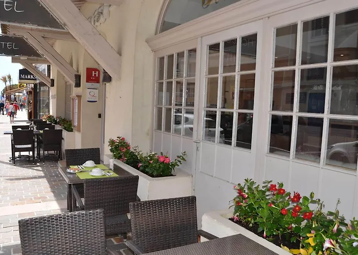 Otel Brit Confort Le Revest