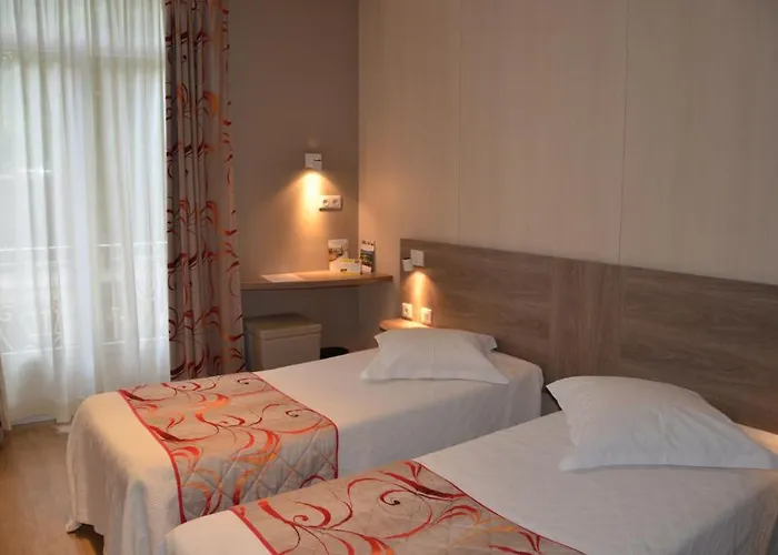 Brit Confort Le Revest Hotel Sainte-Maxime